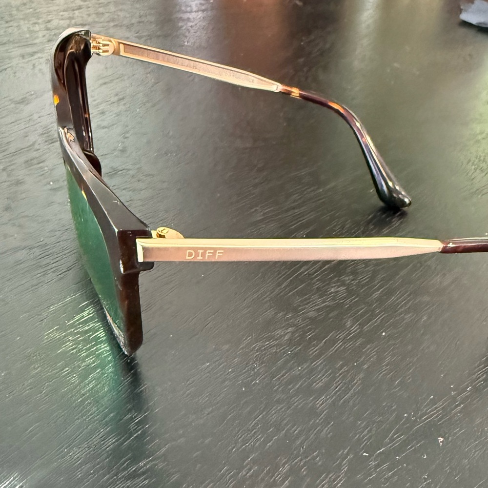 Diff Bella Tortoise Shell Sunglasses With Yellow … - image 4